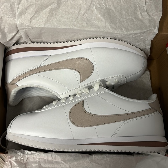 NIKE CORTEZ Sneakers - White/Platinum Violet - Picture 5 of 6